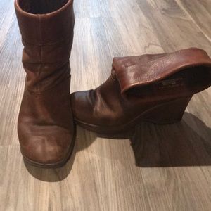 Beautiful leather clog wedge ankle boots